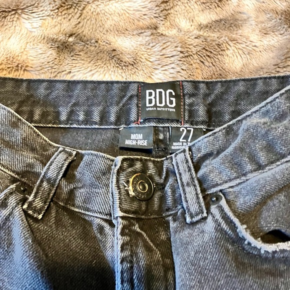 Urban Outfitters BDG Mom High Rise Jeans - Size 27 - Picture 2 of 4